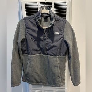 Women’s XS fleece north face sweater